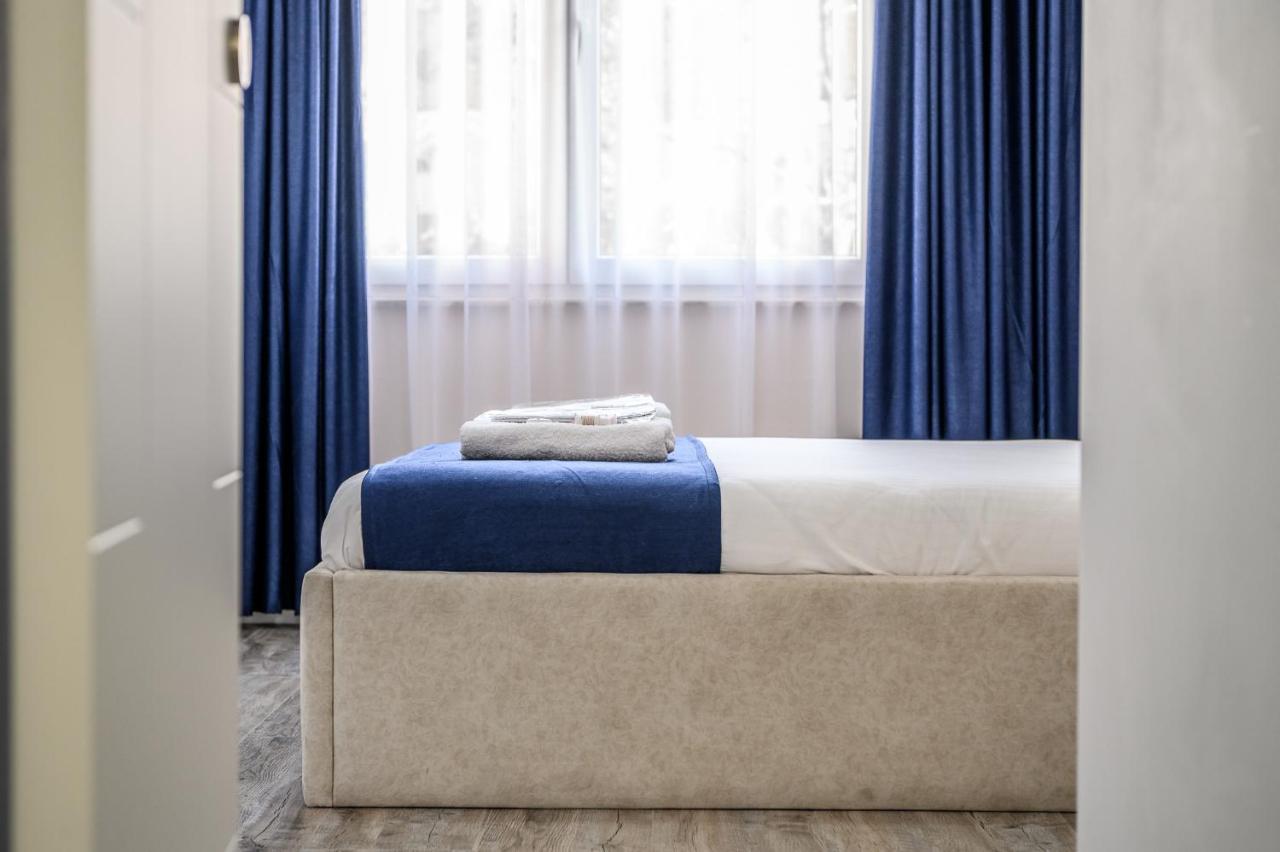 Miku Apartment-Modernly Designed Downtown Тирана Екстер'єр фото