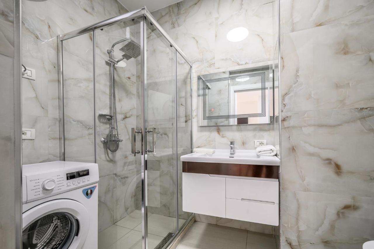 Miku Apartment-Modernly Designed Downtown Тирана Екстер'єр фото