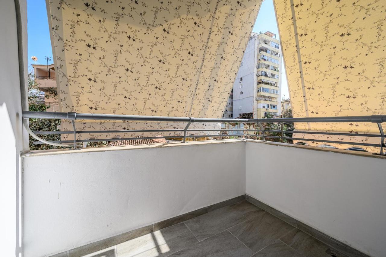 Miku Apartment-Modernly Designed Downtown Тирана Екстер'єр фото