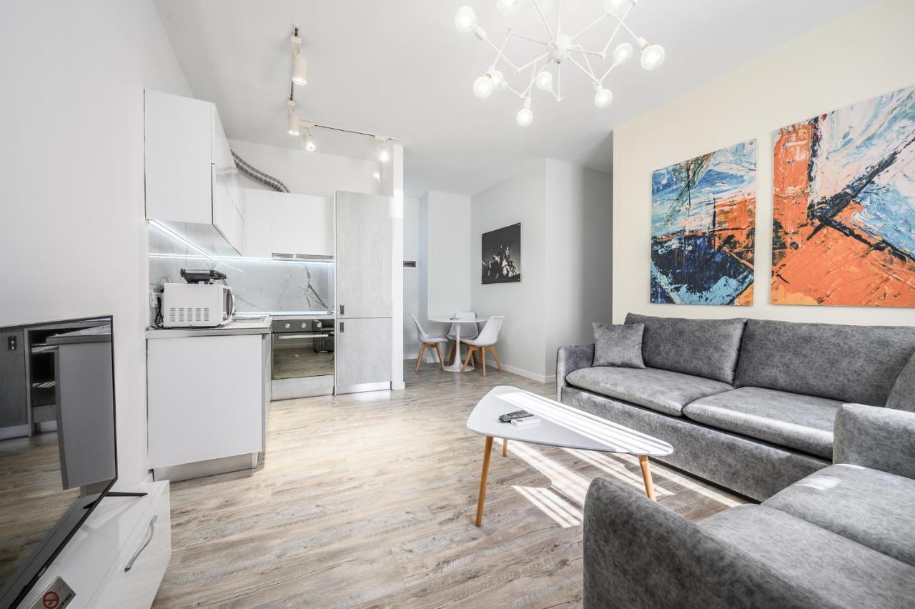 Miku Apartment-Modernly Designed Downtown Тирана Екстер'єр фото