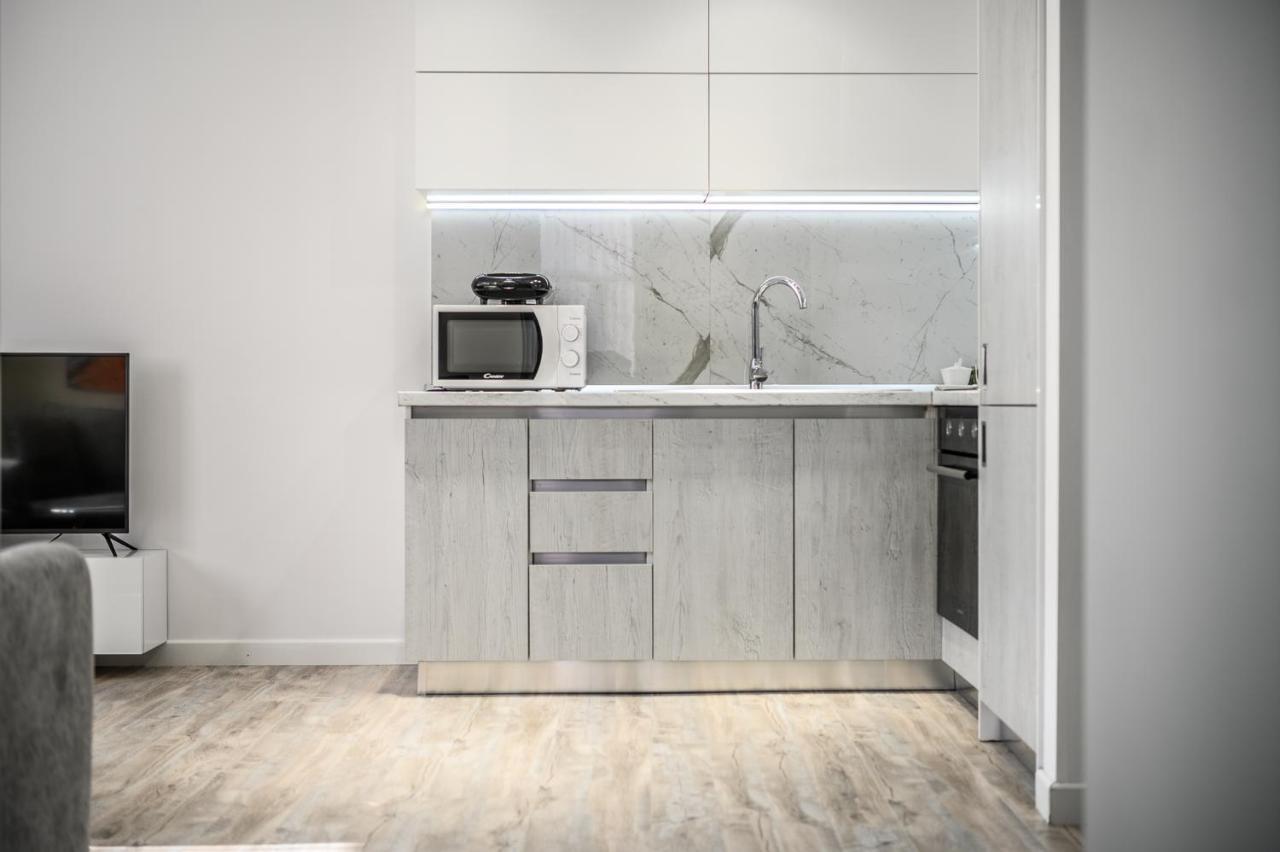 Miku Apartment-Modernly Designed Downtown Тирана Екстер'єр фото