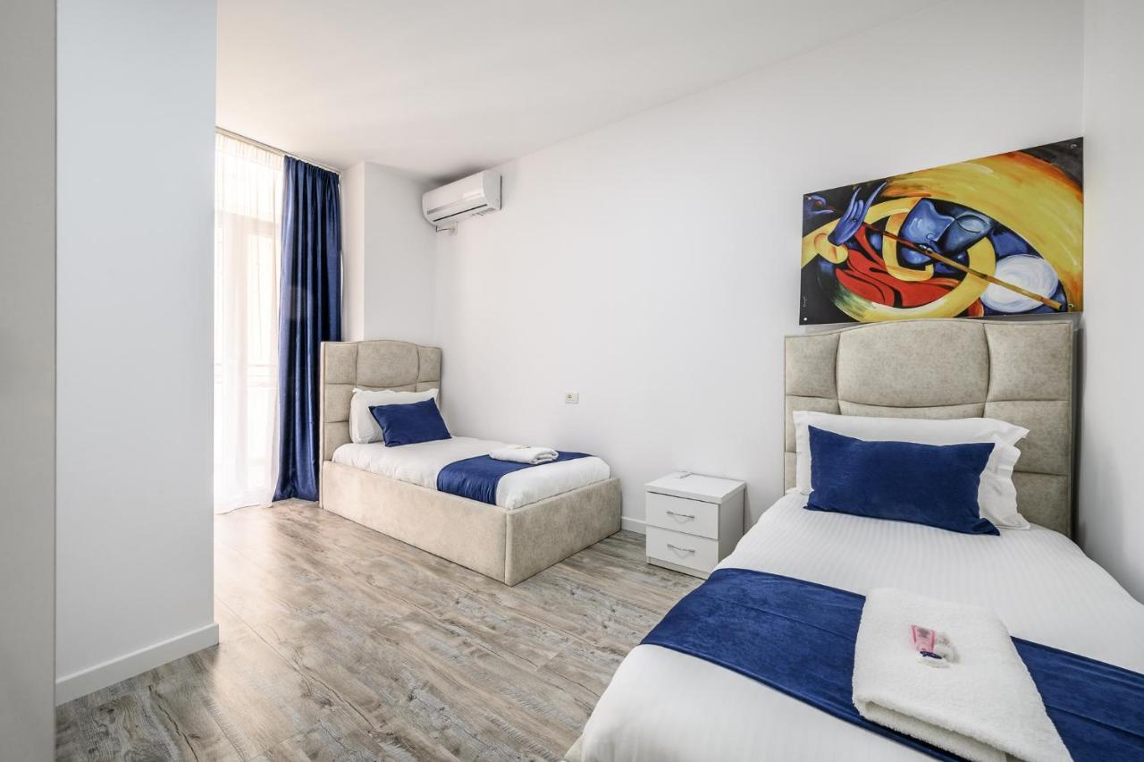 Miku Apartment-Modernly Designed Downtown Тирана Екстер'єр фото