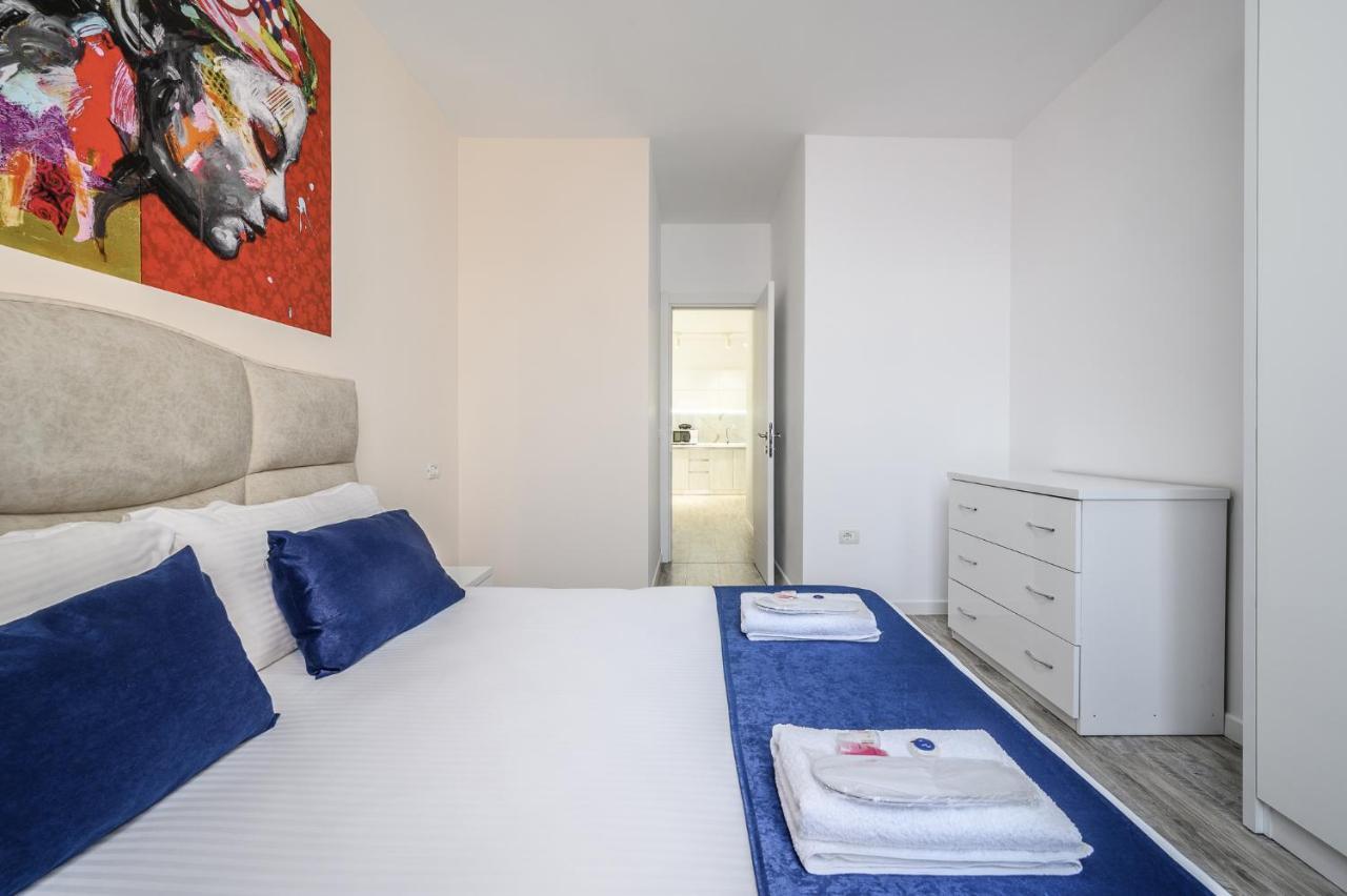 Miku Apartment-Modernly Designed Downtown Тирана Екстер'єр фото